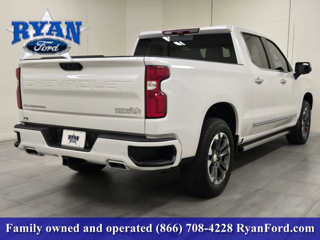 Used 2024 Chevrolet Silverado 1500 High Country w/ Technology Package image 3
