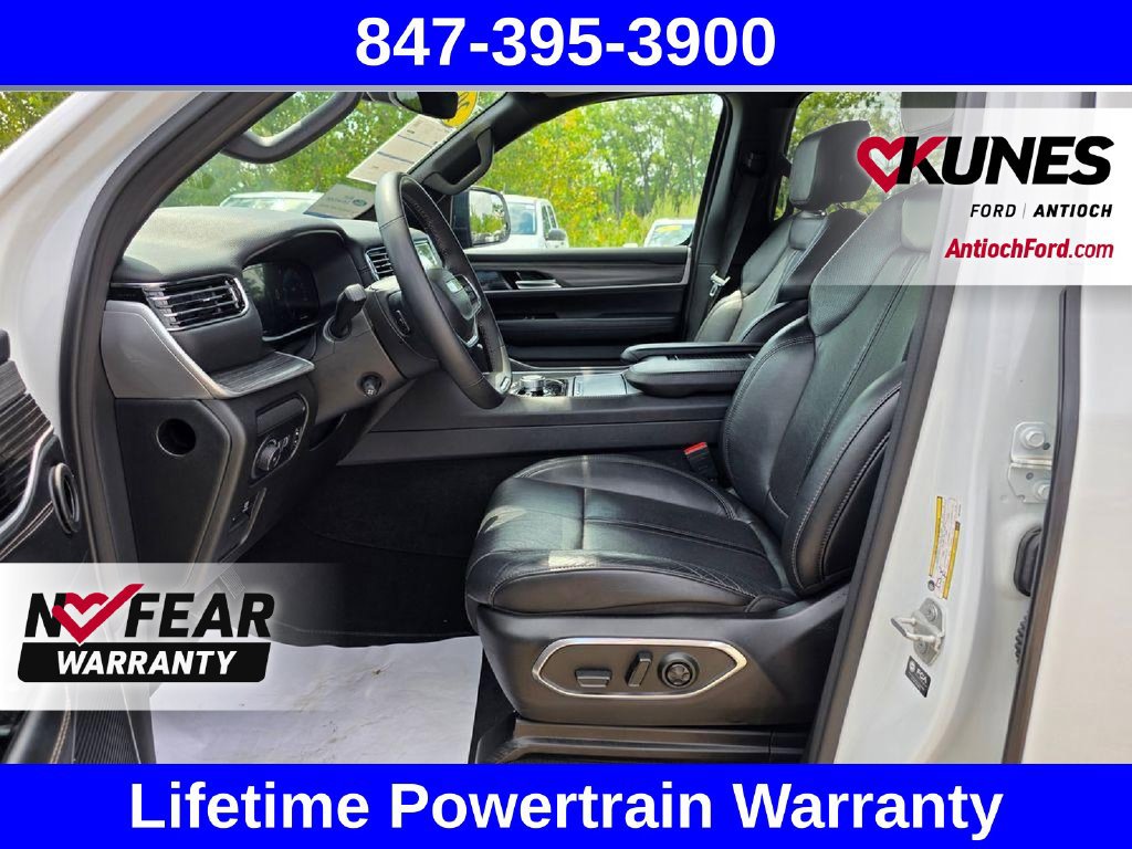 Used 2024 Jeep Wagoneer L Series II w/ Flexible Seating Group AWD/4WD image 21