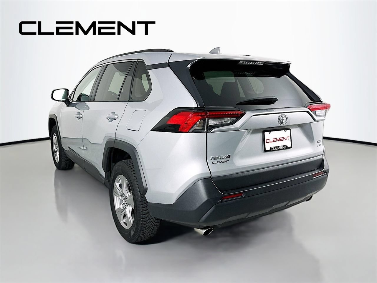 Used 2024 Toyota RAV4 XLE AWD/4WD image 10