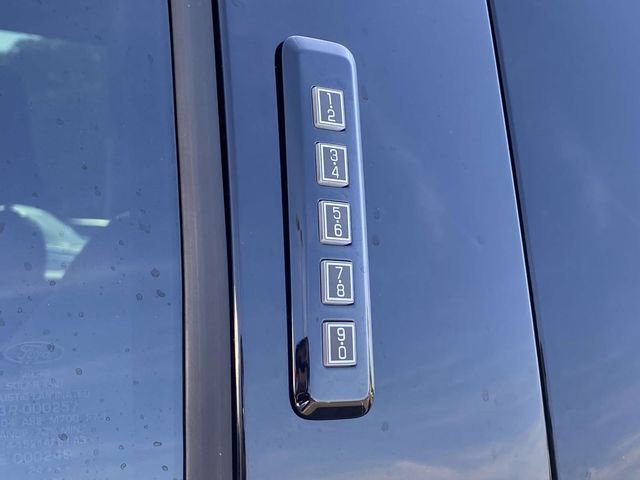 Certified 2024 Ford F250 Lariat w/ Lariat Ultimate Package image 17