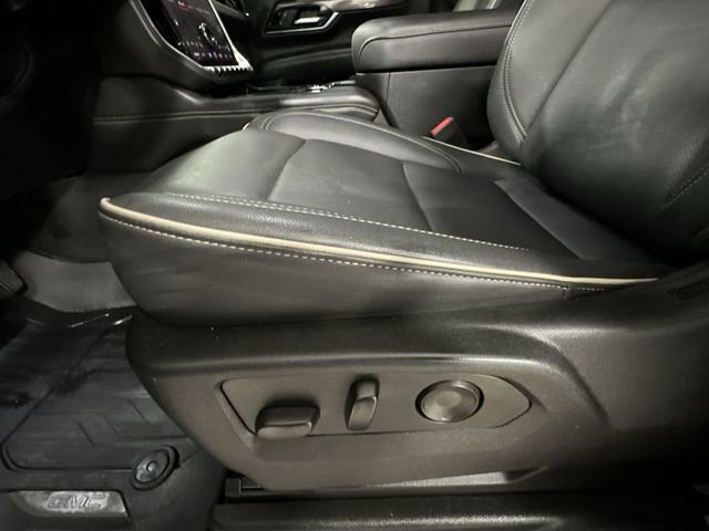 Used 2025 GMC Yukon XL Elevation w/ Elevation Premium Package image 18