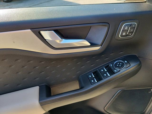 Certified 2020 Ford Escape SEL image 17