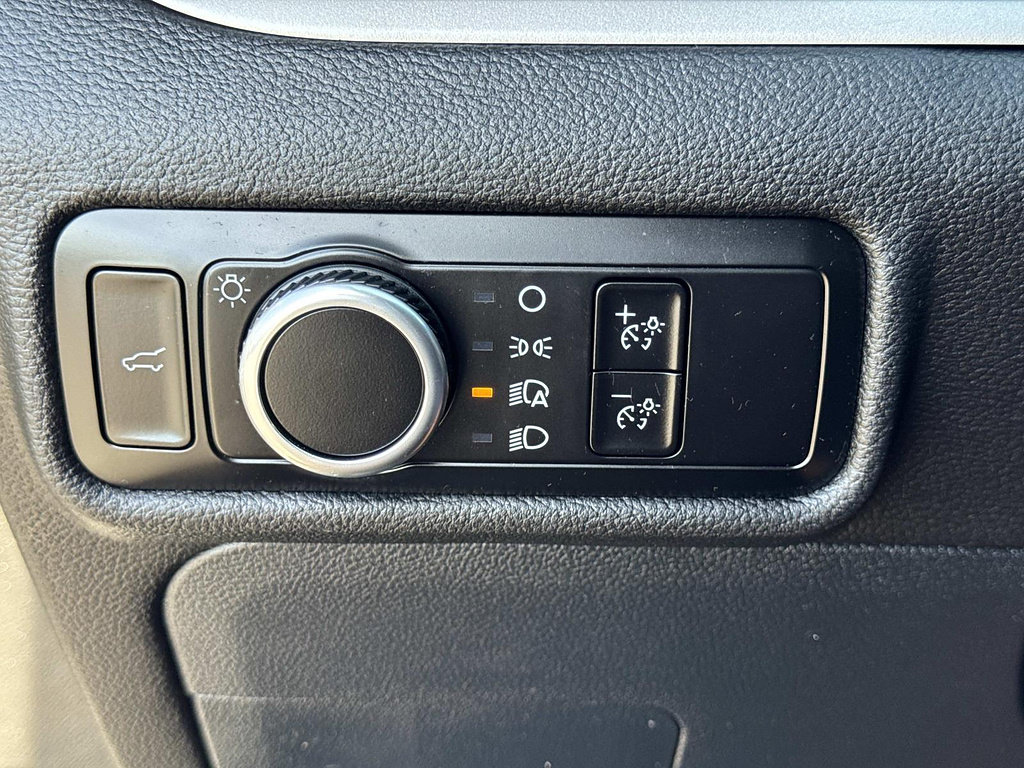 Certified 2023 Ford Explorer XLT RWD image 18