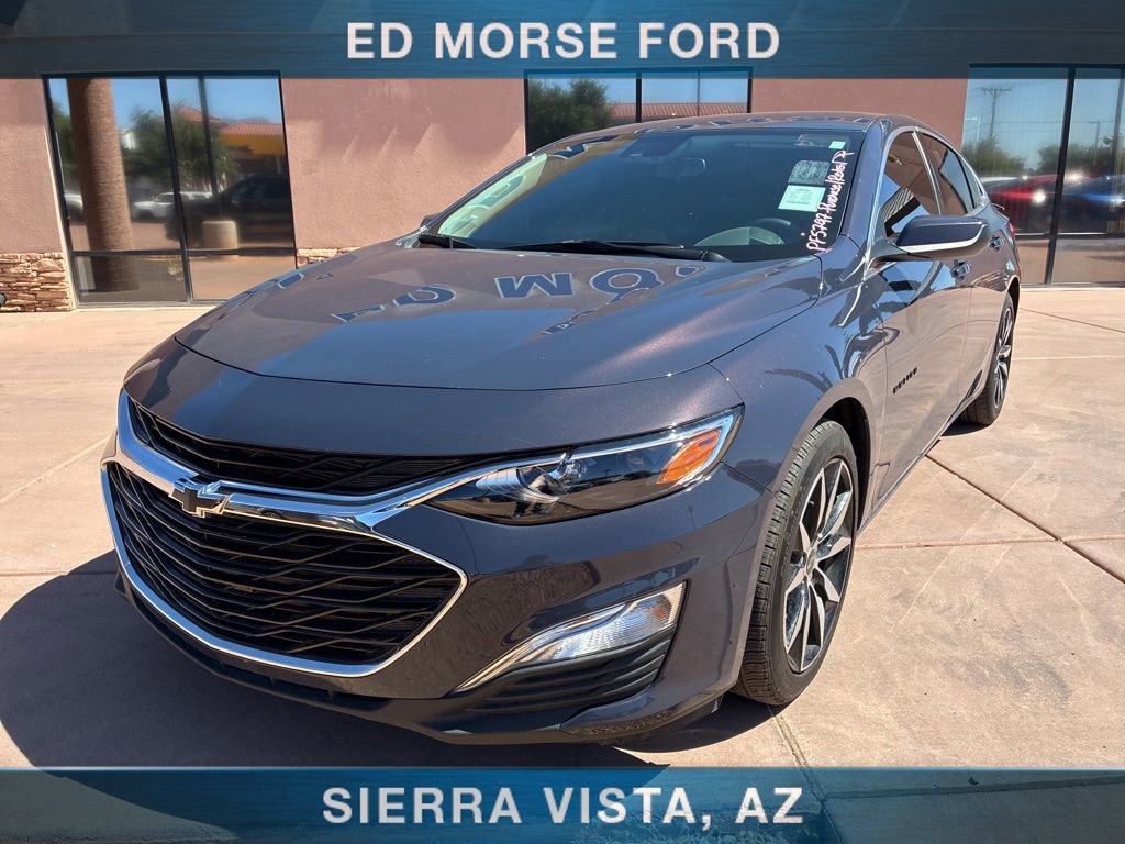 Used 2025 Chevrolet Malibu RS FWD image 2