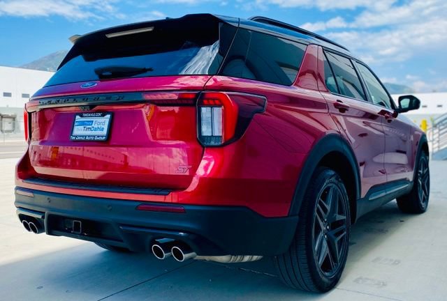 Certified 2025 Ford Explorer ST AWD/4WD image 5
