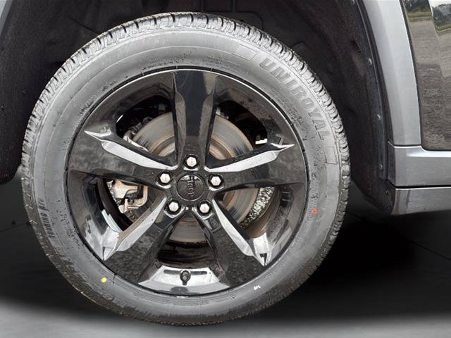 Used 2023 Jeep Grand Cherokee L Laredo AWD/4WD image 26
