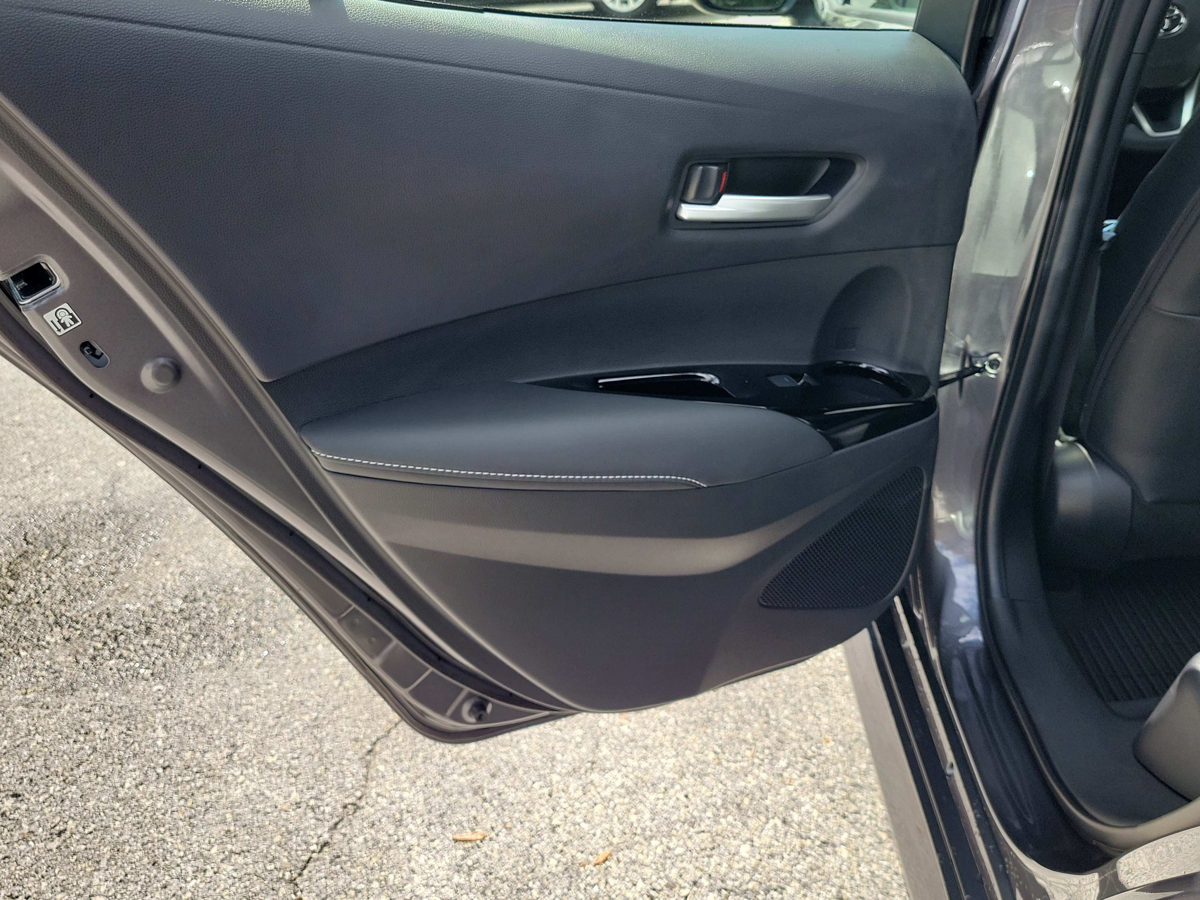 Used 2025 Toyota Corolla XSE FWD image 12