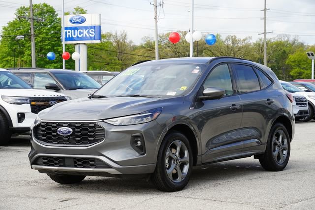 Certified 2023 Ford Escape ST-Line Select w/ Tech Pack #2 AWD/4WD image 3