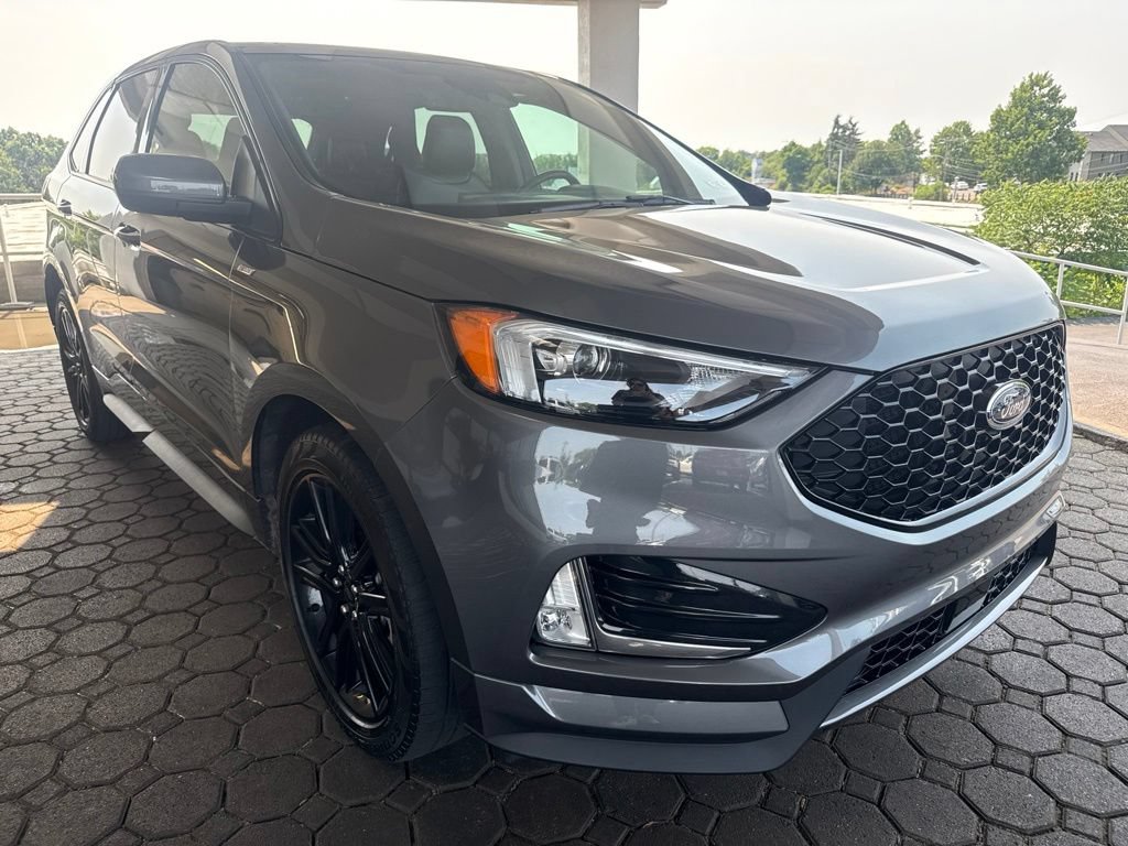 Certified 2023 Ford Edge ST-Line AWD/4WD image 4
