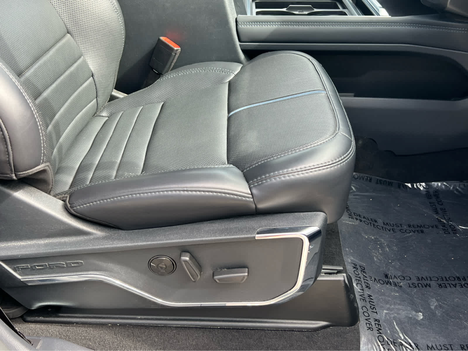 Certified 2026 Ford F350 Platinum AWD/4WD image 18
