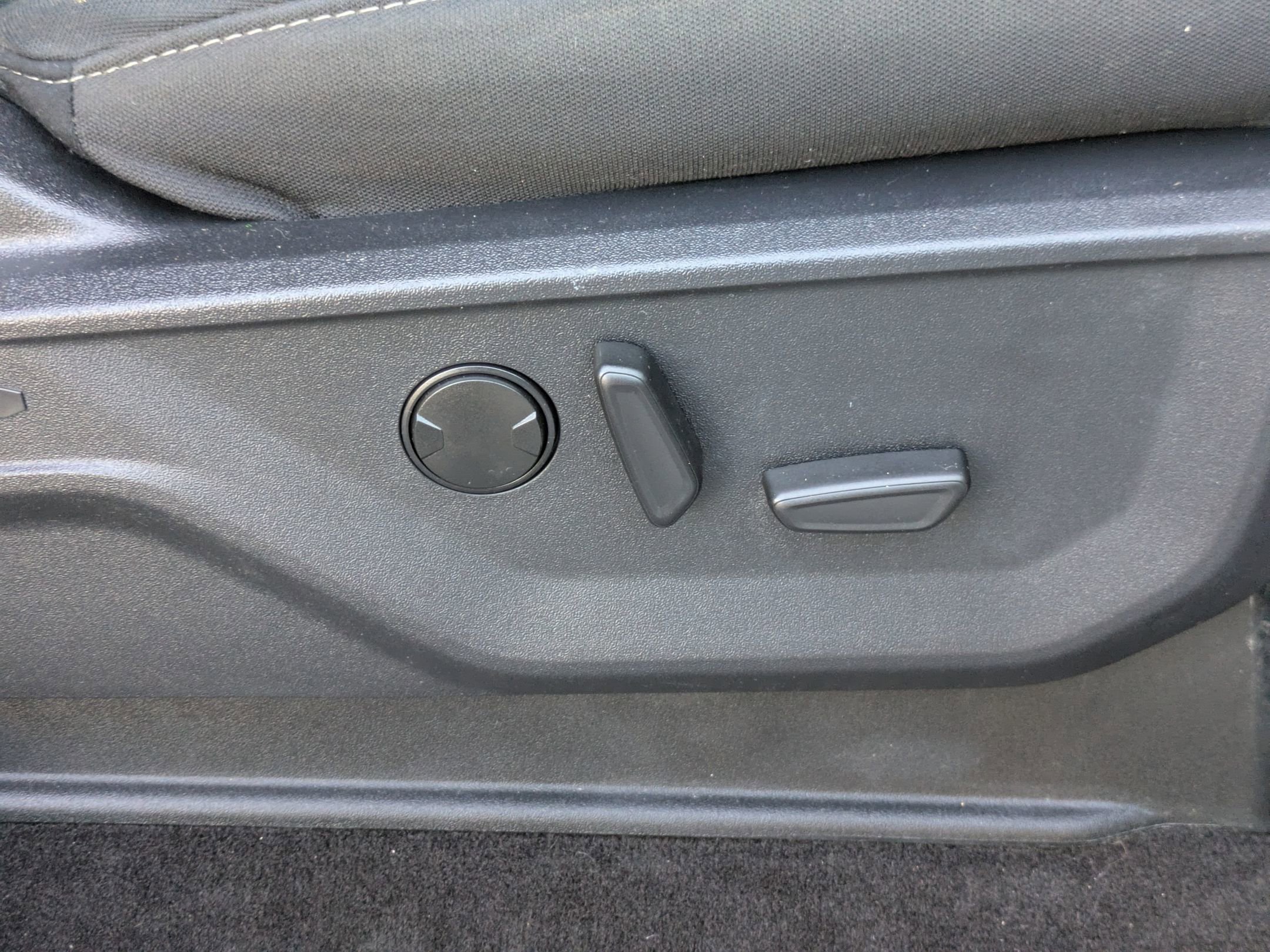 Certified 2022 Ford F150 XLT w/ Equipment Group 302A High image 38