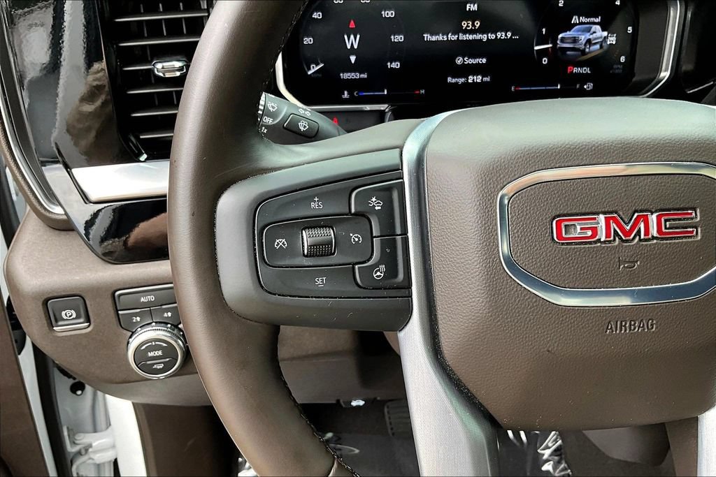 Used 2026 GMC Sierra 1500 SLT AWD/4WD image 14