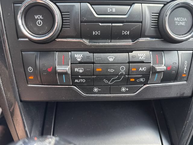 Certified 2019 Ford Explorer XLT w/ Equipment Group 202A AWD/4WD image 34
