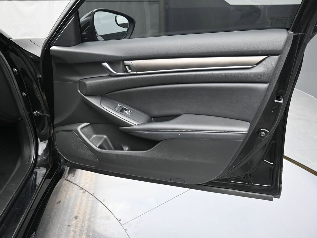 Used 2019 Honda Accord LX image 19