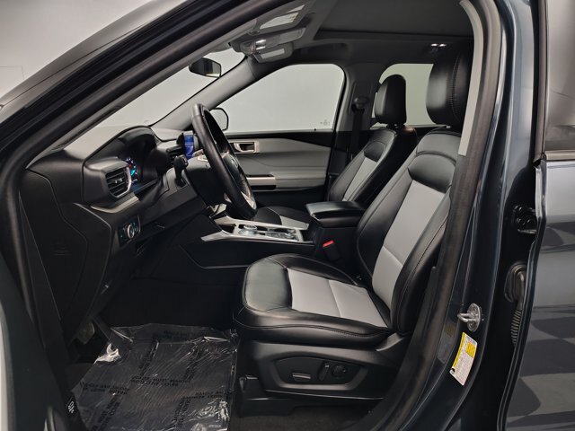 Certified 2024 Ford Explorer XLT w/ Equipment Group 202A AWD/4WD image 25