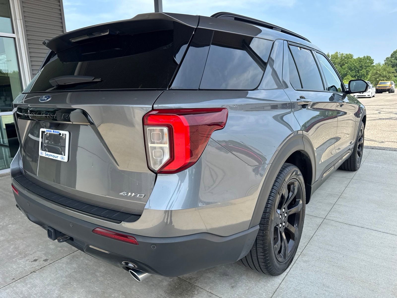 Certified 2024 Ford Explorer ST-Line w/ Class IV Trailer Tow Package AWD/4WD image 8