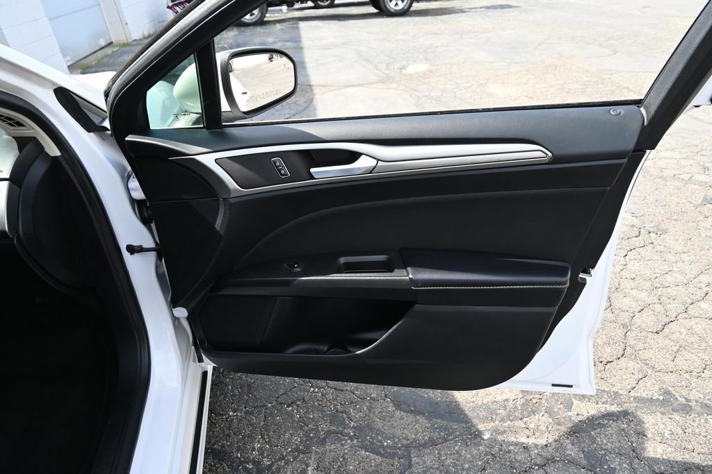 Certified 2020 Ford Fusion SE FWD image 21