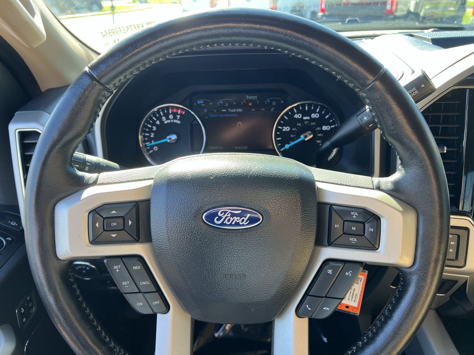 Certified 2022 Ford F250 Lariat w/ Lariat Value Package AWD/4WD image 16