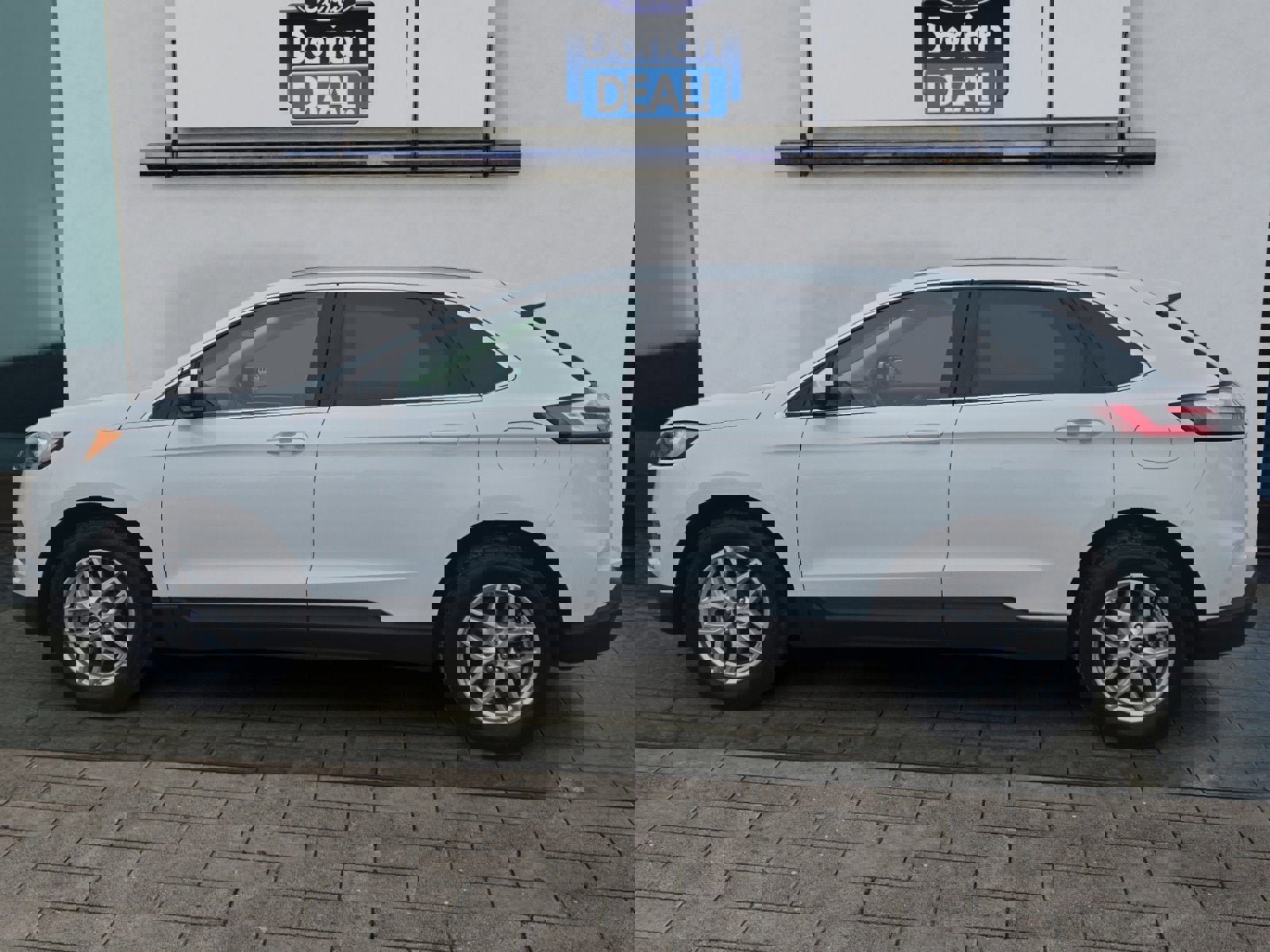 Certified 2022 Ford Edge SEL w/ Convenience Package image 2