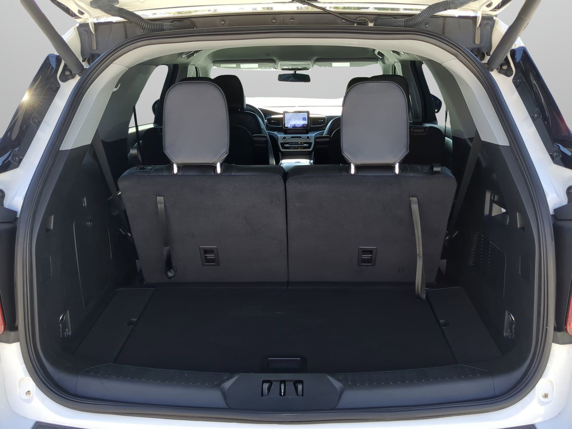 Certified 2022 Ford Explorer XLT w/ Equipment Group 202A image 38