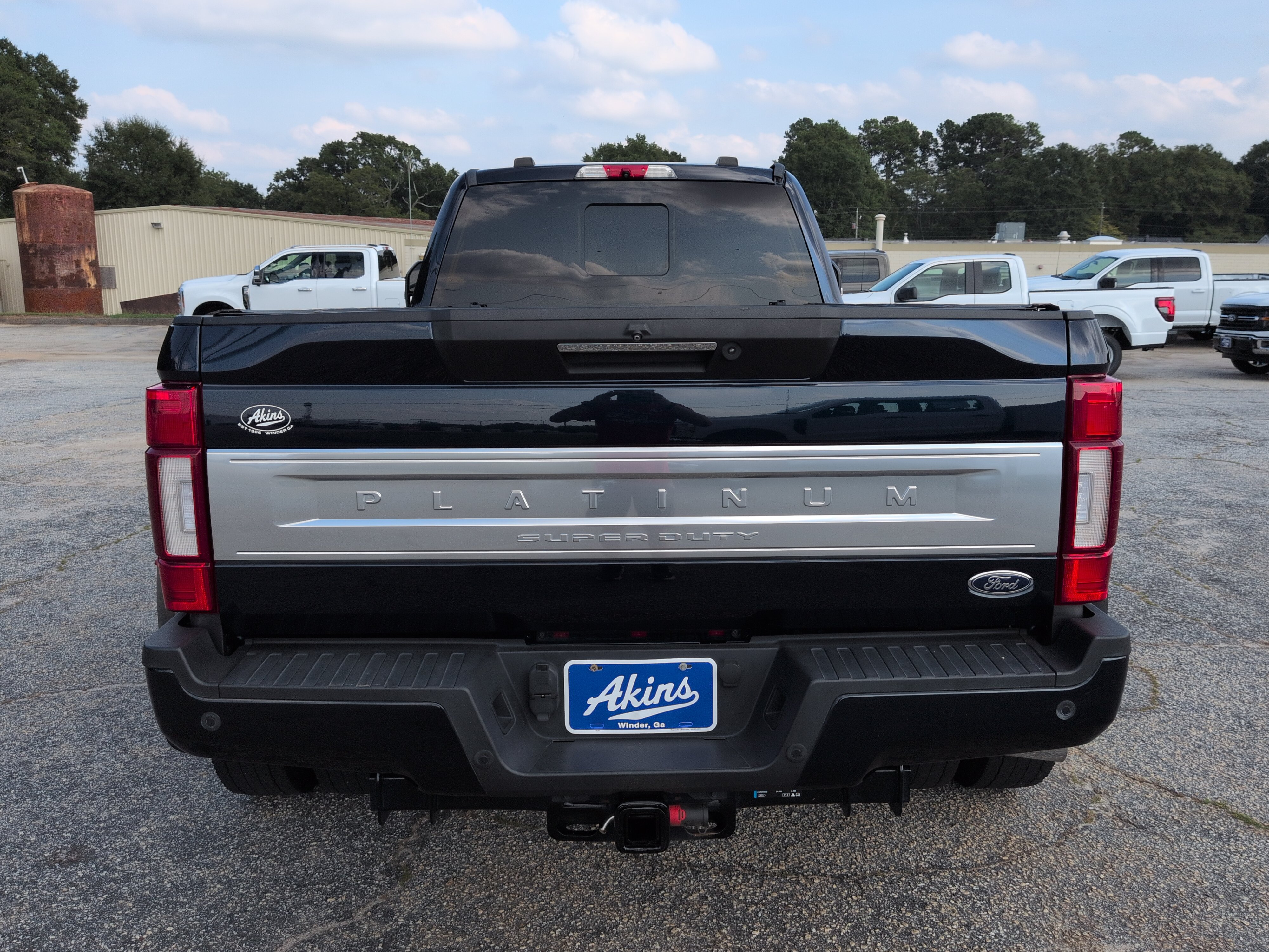 Certified 2022 Ford F450 Platinum w/ FX4 Off-Road Package AWD/4WD image 4