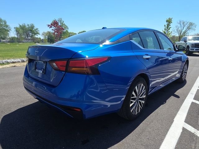 Used 2025 Nissan Altima 2.5 SV FWD image 8