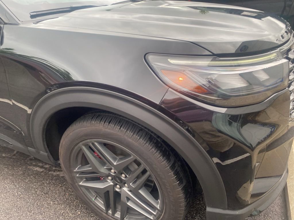 Certified 2025 Ford Explorer ST w/ Sun And Sound Package AWD/4WD image 5