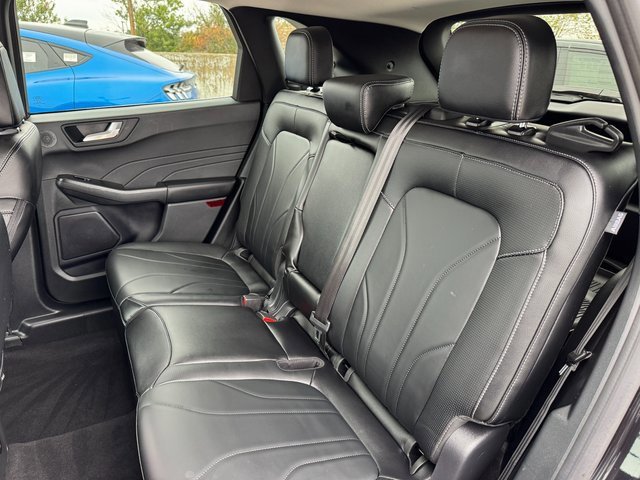 Certified 2025 Ford Escape SE w/ PHEV Premium Package image 17