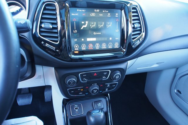 Used 2021 Jeep Compass Limited w/ Sun and Sound Group FWD image 27