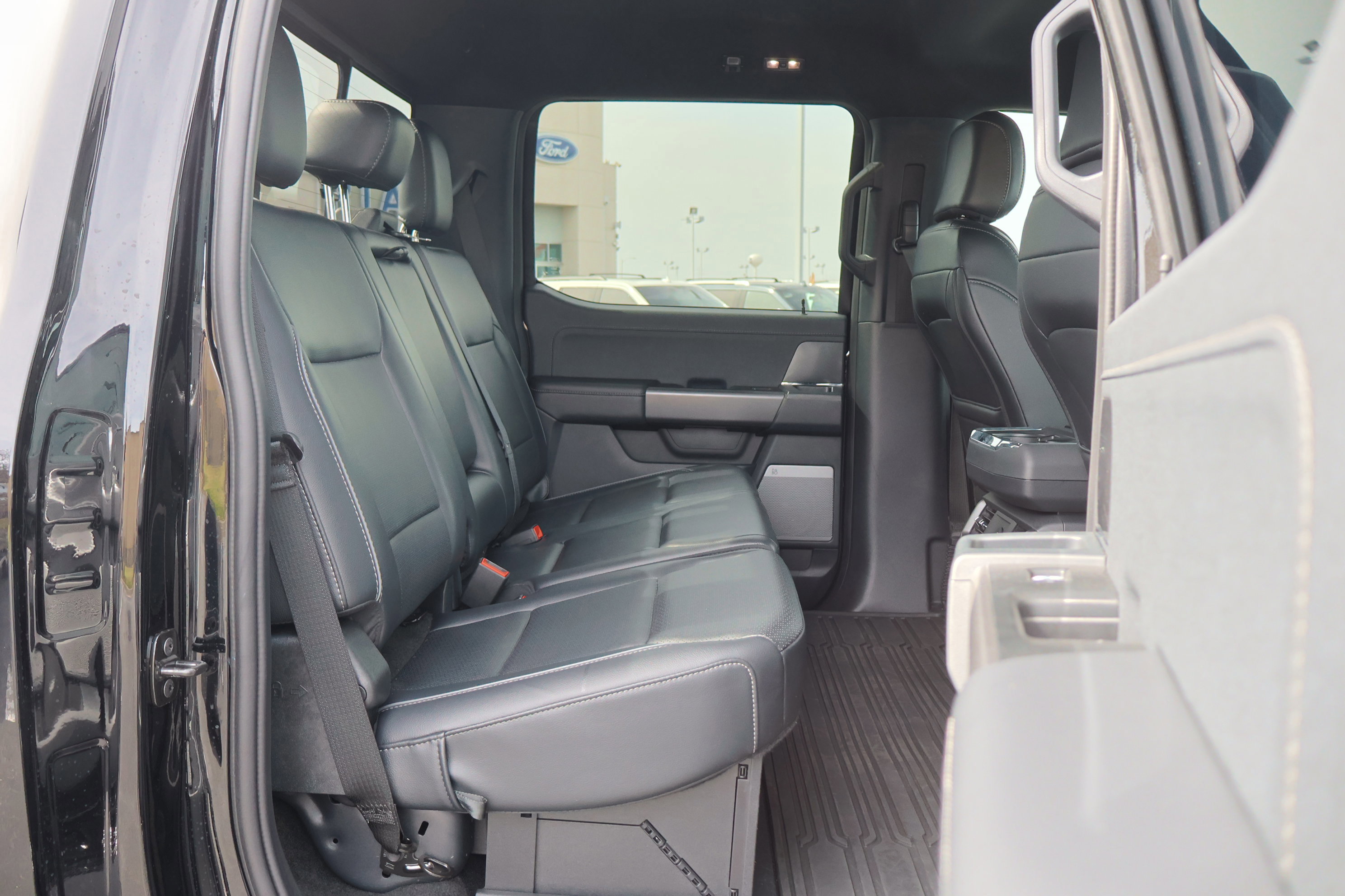 Certified 2025 Ford F150 Lariat w/ Equipment Group 501A Mid image 28