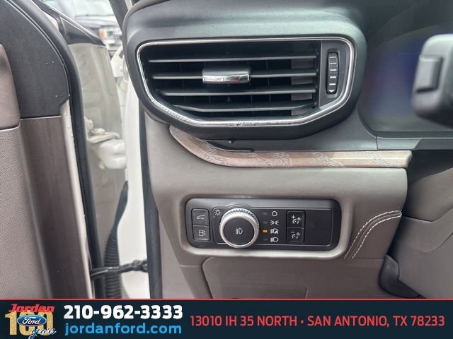 Certified 2023 Ford Explorer Platinum w/ Premium Technology Package AWD/4WD image 25
