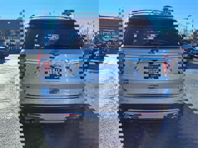 Certified 2017 Ford Explorer XLT w/ Equipment Group 202A image 3