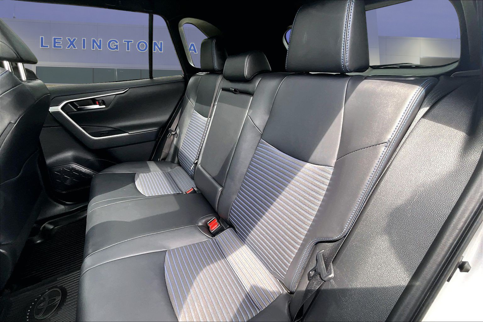 Used 2023 Toyota RAV4 XSE AWD/4WD image 22