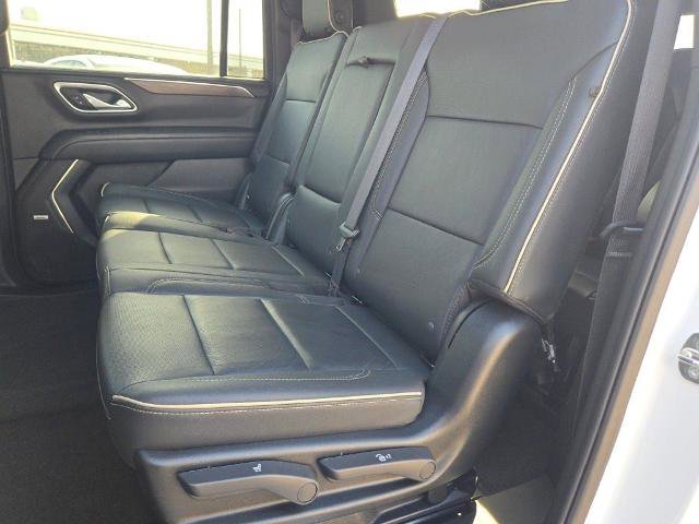 Used 2024 Chevrolet Suburban Premier image 17