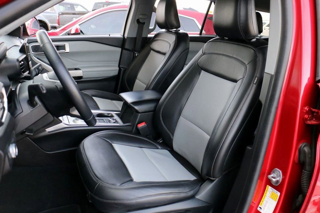 Certified 2022 Ford Explorer XLT w/ Equipment Group 202A image 20