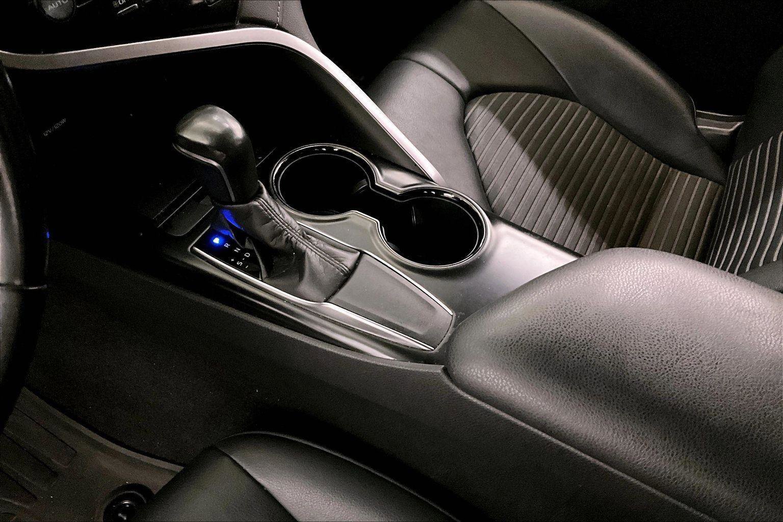 Used 2019 Toyota Camry SE image 16