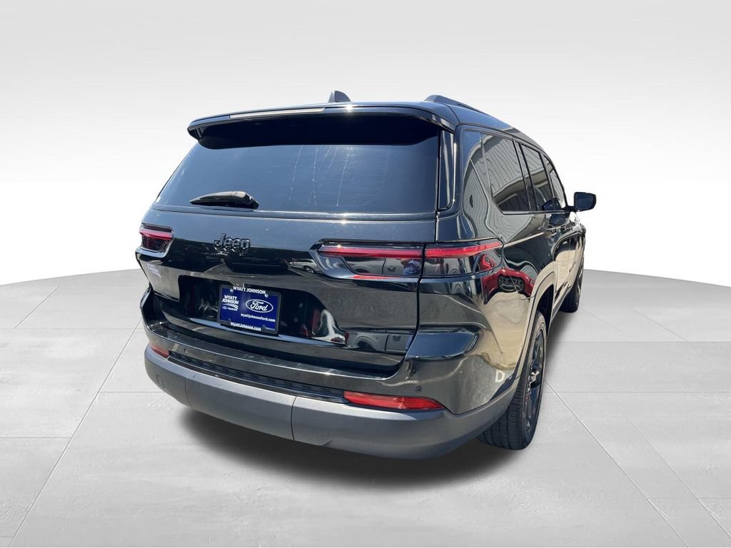 Used 2023 Jeep Grand Cherokee L Laredo AWD/4WD image 3