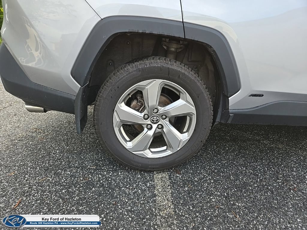 Used 2021 Toyota RAV4 XLE Premium AWD/4WD image 14