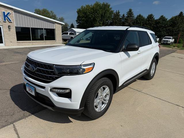 Certified 2023 Ford Explorer XLT w/ Equipment Group 202A AWD/4WD image 2