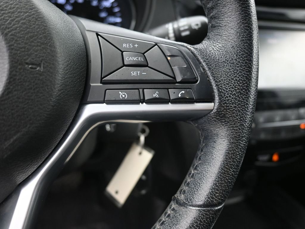 Used 2019 Nissan Rogue S w/ Special Edition Package FWD image 6