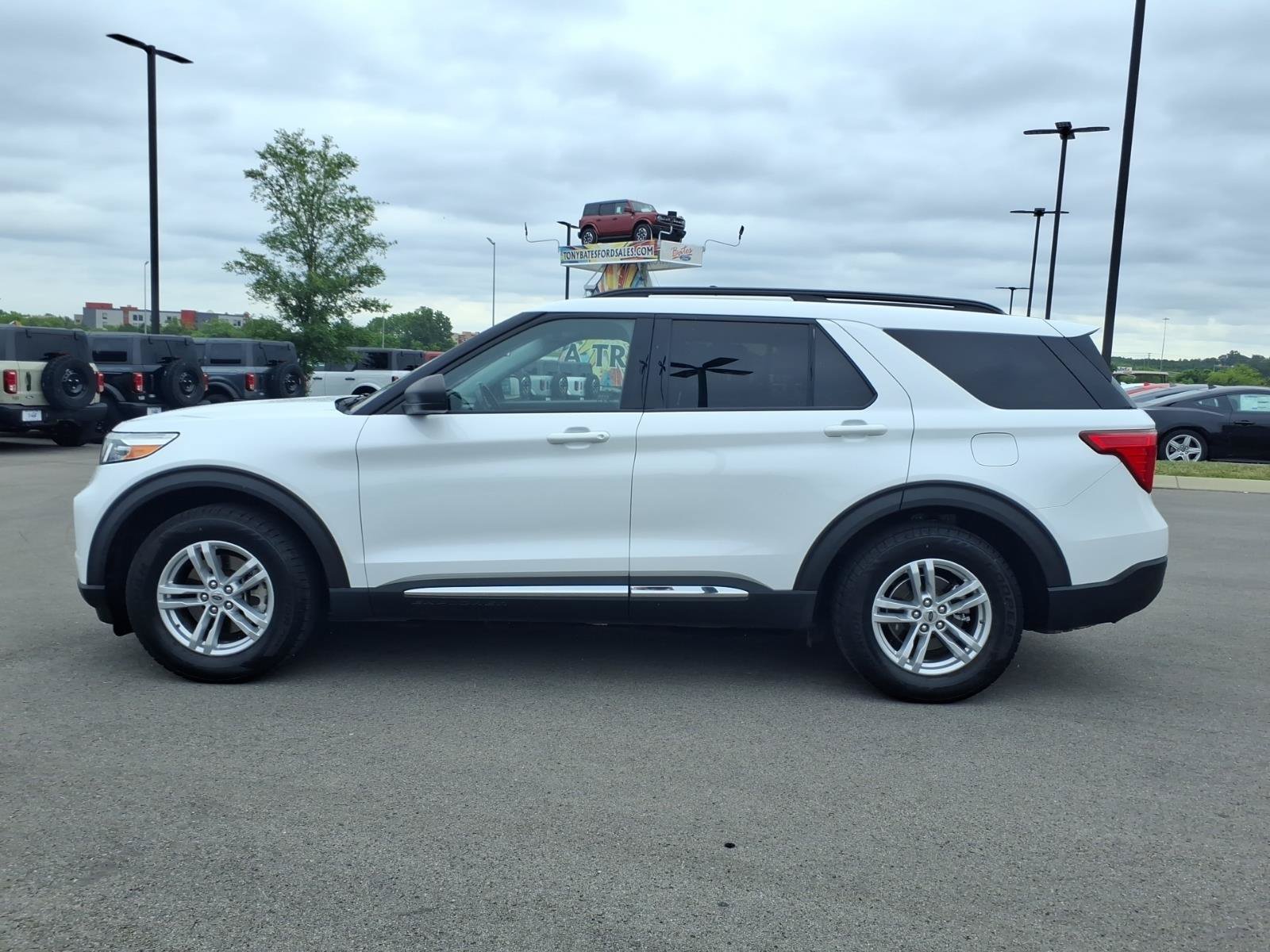 Certified 2020 Ford Explorer XLT RWD image 6
