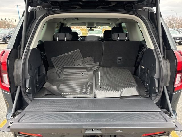 Certified 2025 Ford Expedition Active image 12