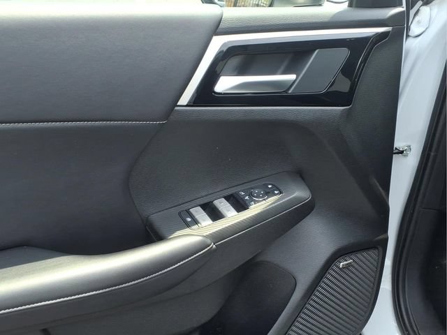 Used 2025 Mitsubishi Outlander SE AWD/4WD image 9
