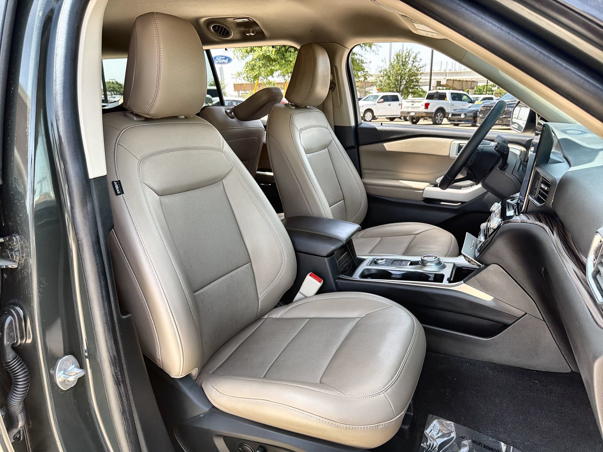 Certified 2023 Ford Explorer Limited w/ Limited Technology Package AWD/4WD image 24