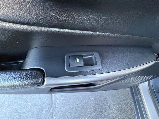 Used 2019 Jeep Cherokee Latitude Plus w/ Comfort/Convenience Group AWD/4WD image 26