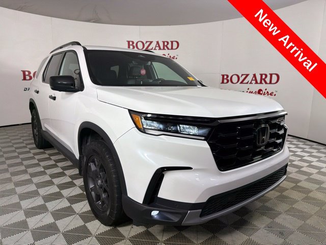 Used 2025 Honda Pilot TrailSport image 1