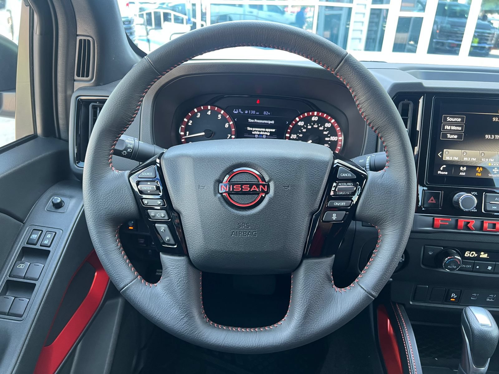 Used 2025 Nissan Frontier PRO-4X AWD/4WD image 28
