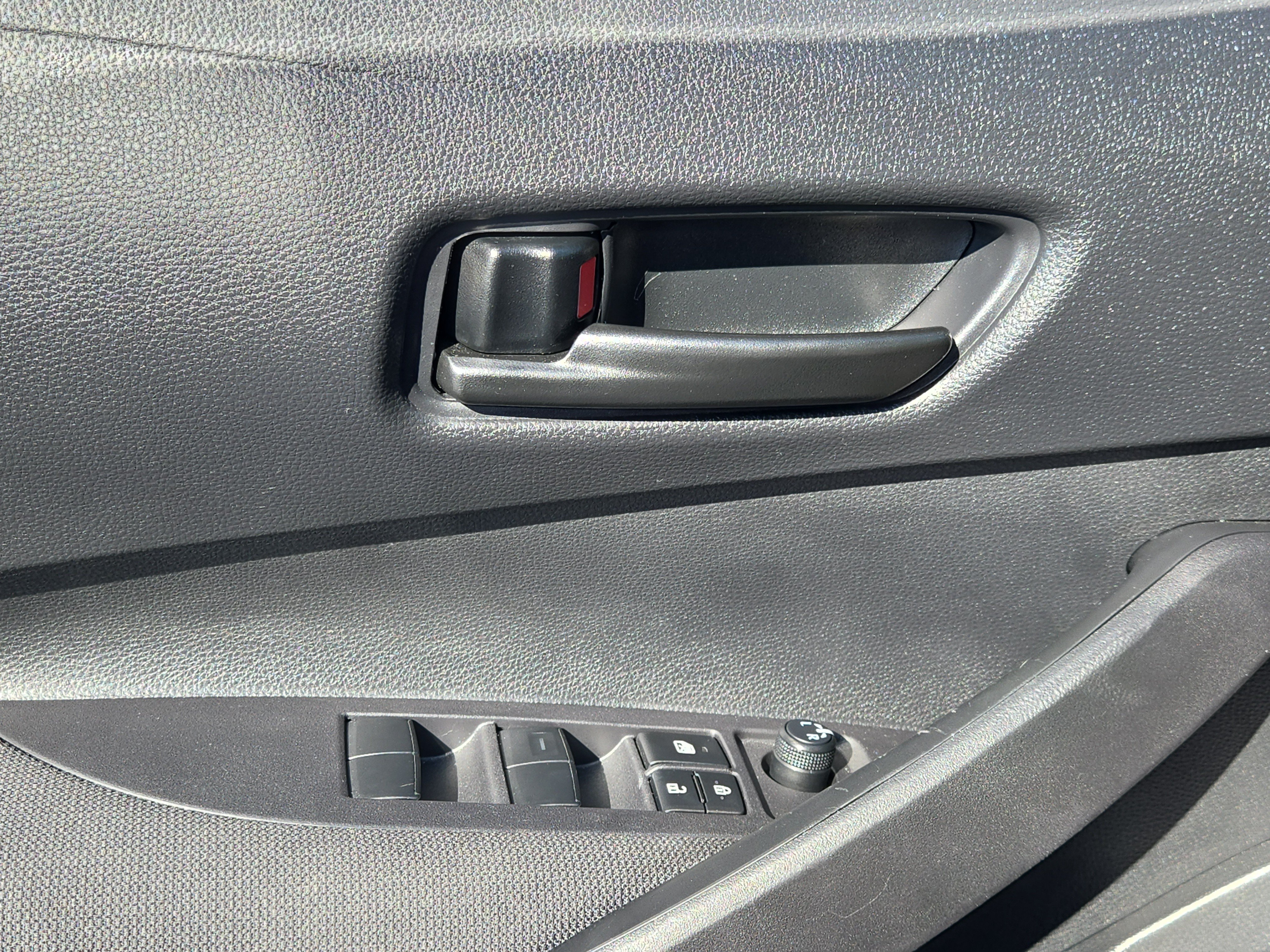 Used 2024 Toyota Corolla LE FWD image 19