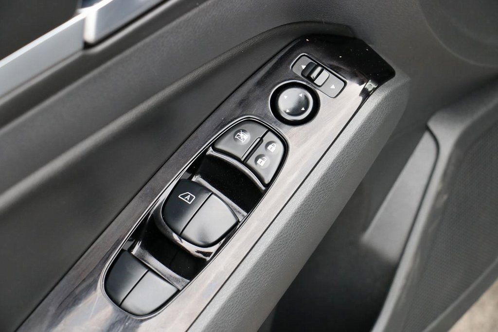 Used 2023 Nissan Altima 2.5 SV image 17