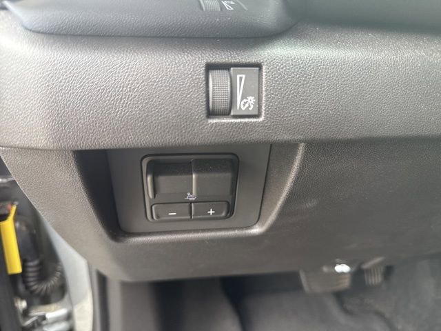 Used 2024 GMC Canyon Elevation w/ Convenience Package image 15